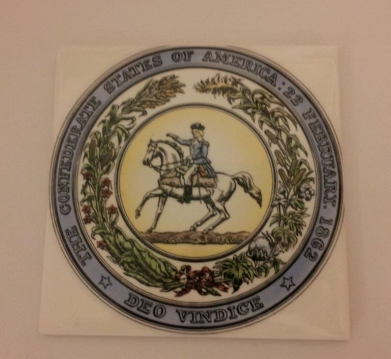 Deo vindice national motto of the CSA Seal of the Confederate States