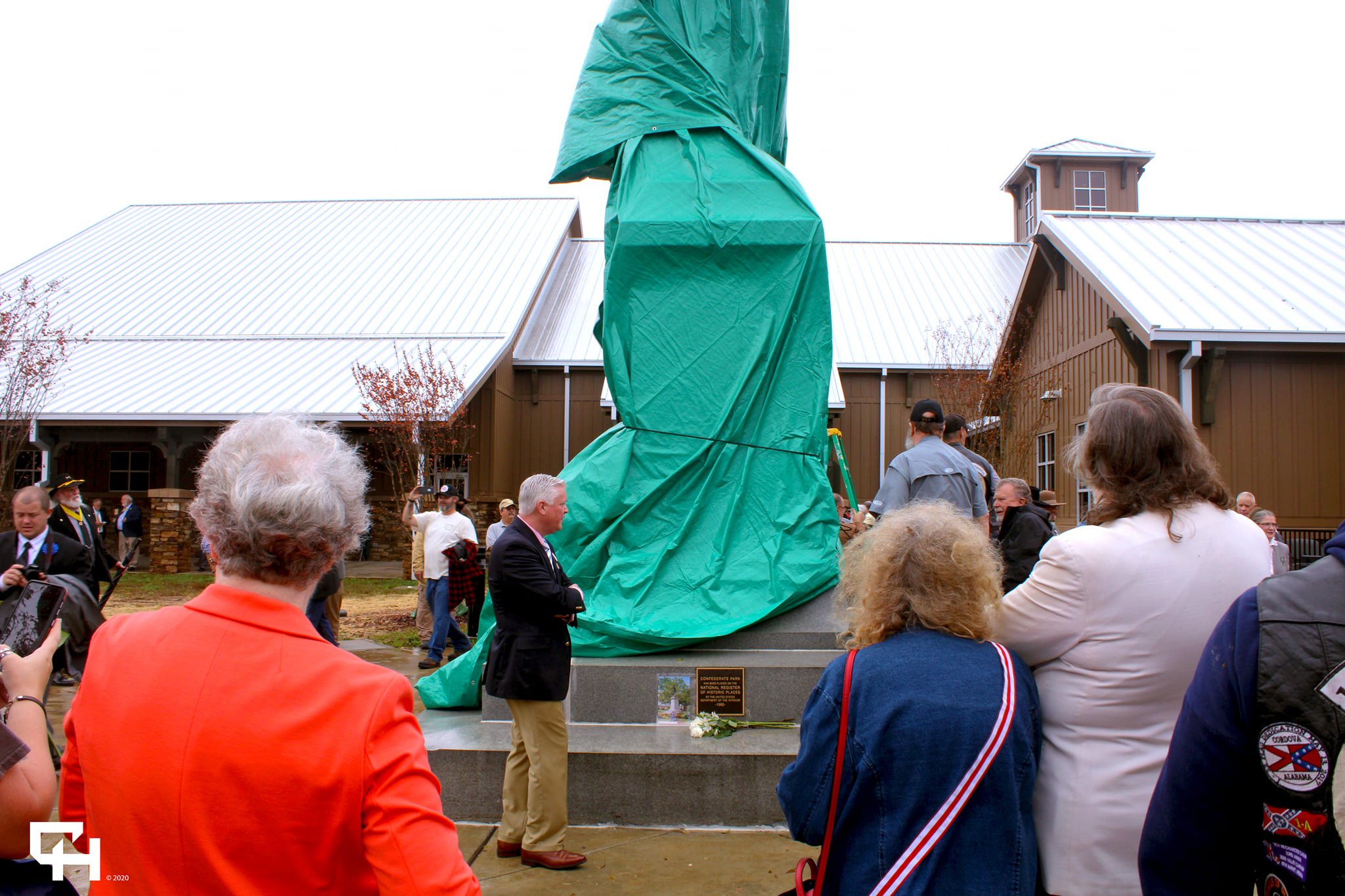 Davis Statue erected in TN