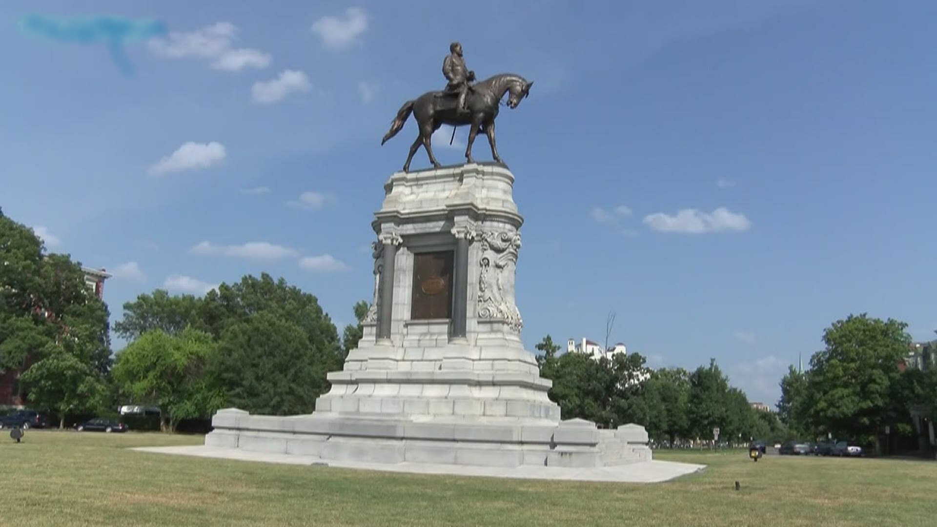 60a Robert E. Lee Monument on his horse Traveller