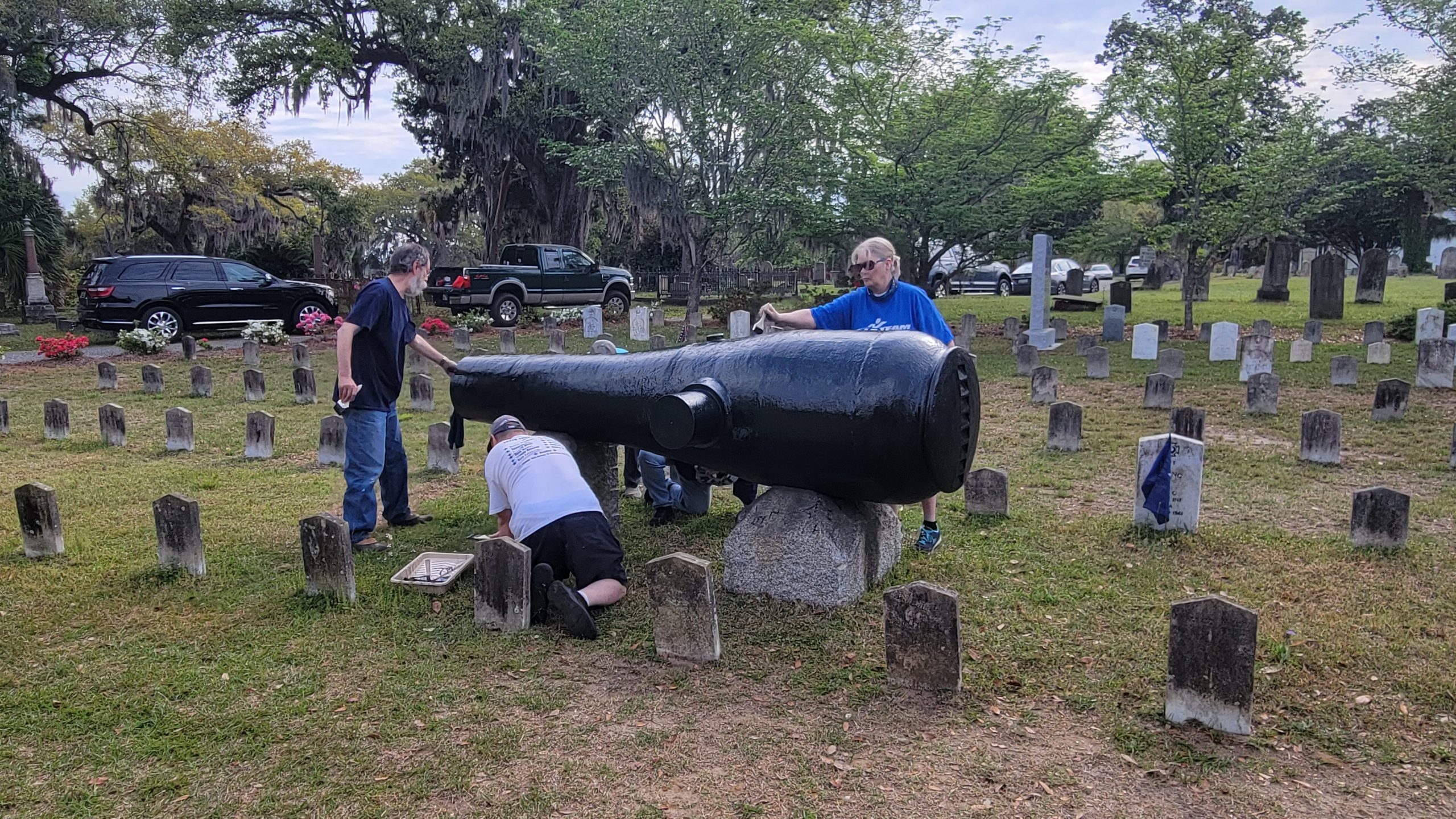 Re-painting Cannons at Soldiers Ground Magnolia Cemetery Charleston SC 2021-04-10 09.13.37